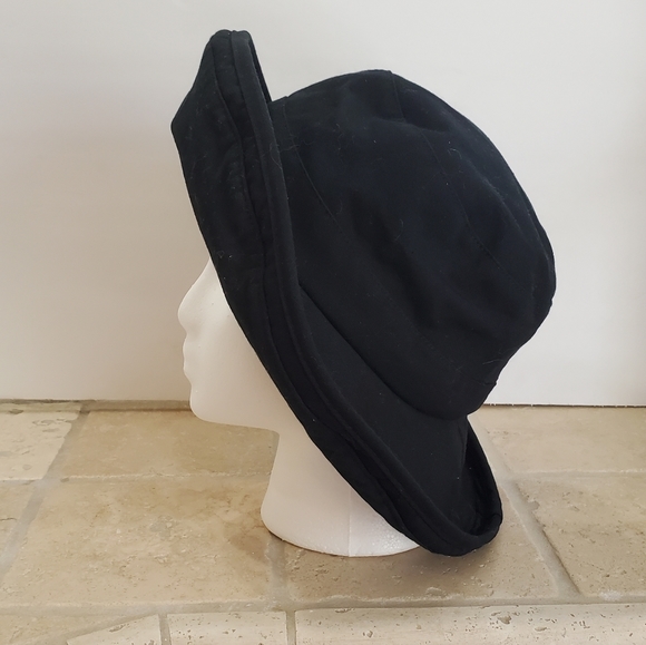 Chico's Accessories - Chicos bucket hat